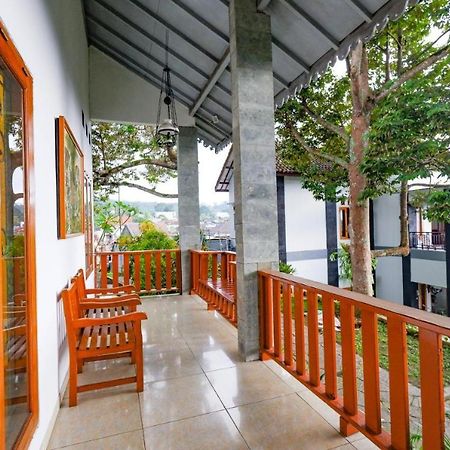 Guest House Gethsemane Salatiga Kültér fotó