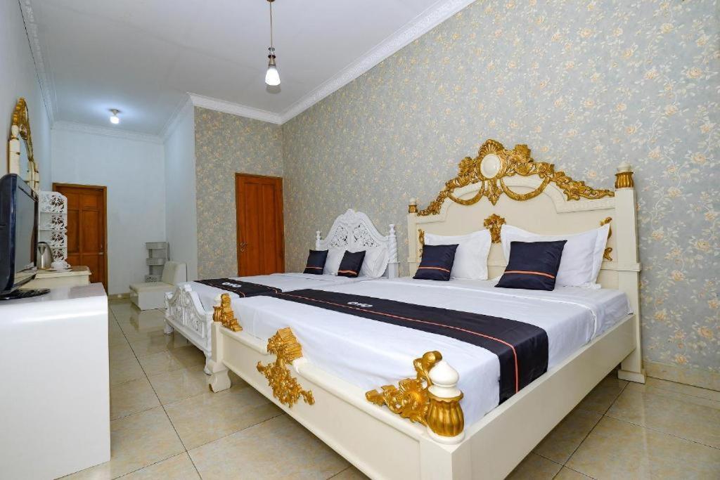 Guest House Gethsemane Salatiga Kültér fotó