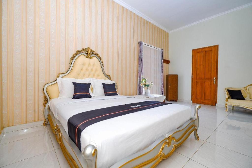 Guest House Gethsemane Salatiga Kültér fotó