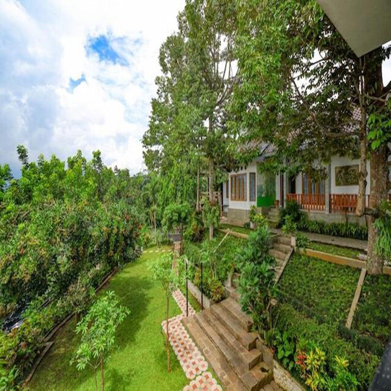 Guest House Gethsemane Salatiga Kültér fotó