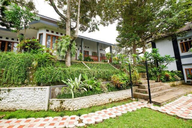Guest House Gethsemane Salatiga Kültér fotó